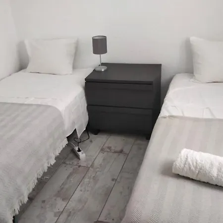 Beachfront Apartment With Sea Views & Private Parking アパート サン・ポル・デ・マール