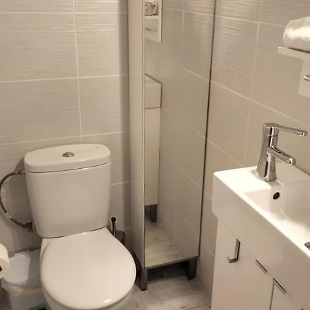 Beachfront Apartment With Sea Views & Private Parking アパート *