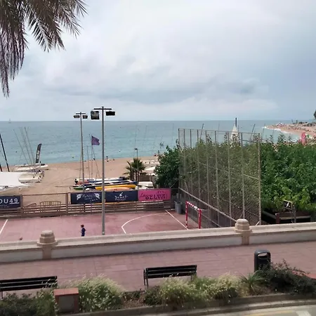 Apartment Beachfront With Private Parking