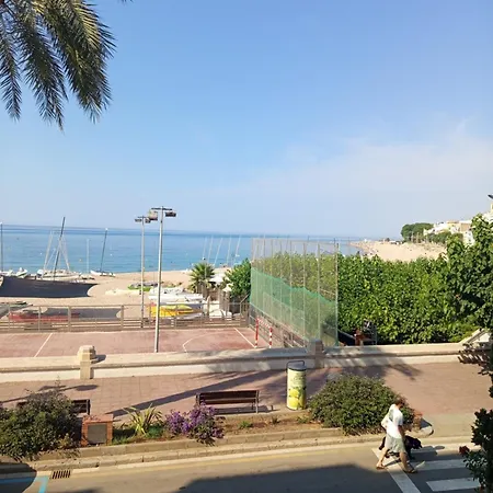 Appartement Beachfront With Sea Views & Private Parking