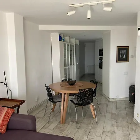 Apartament Beachfront With Sea Views & Private Parking *