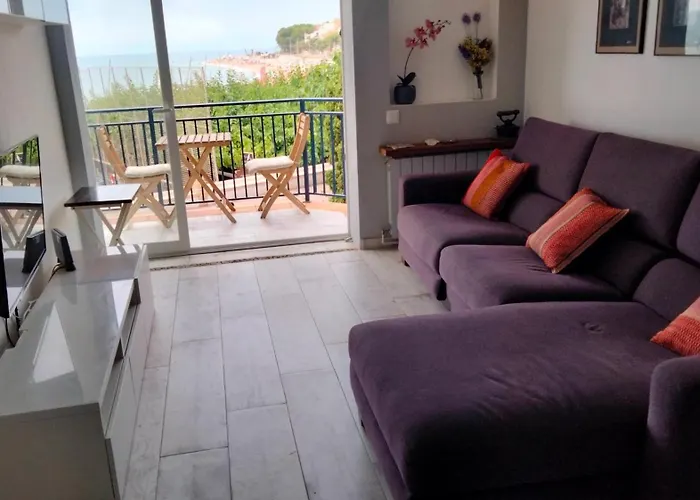 Apartman Beachfront With Sea Views & Private Parking